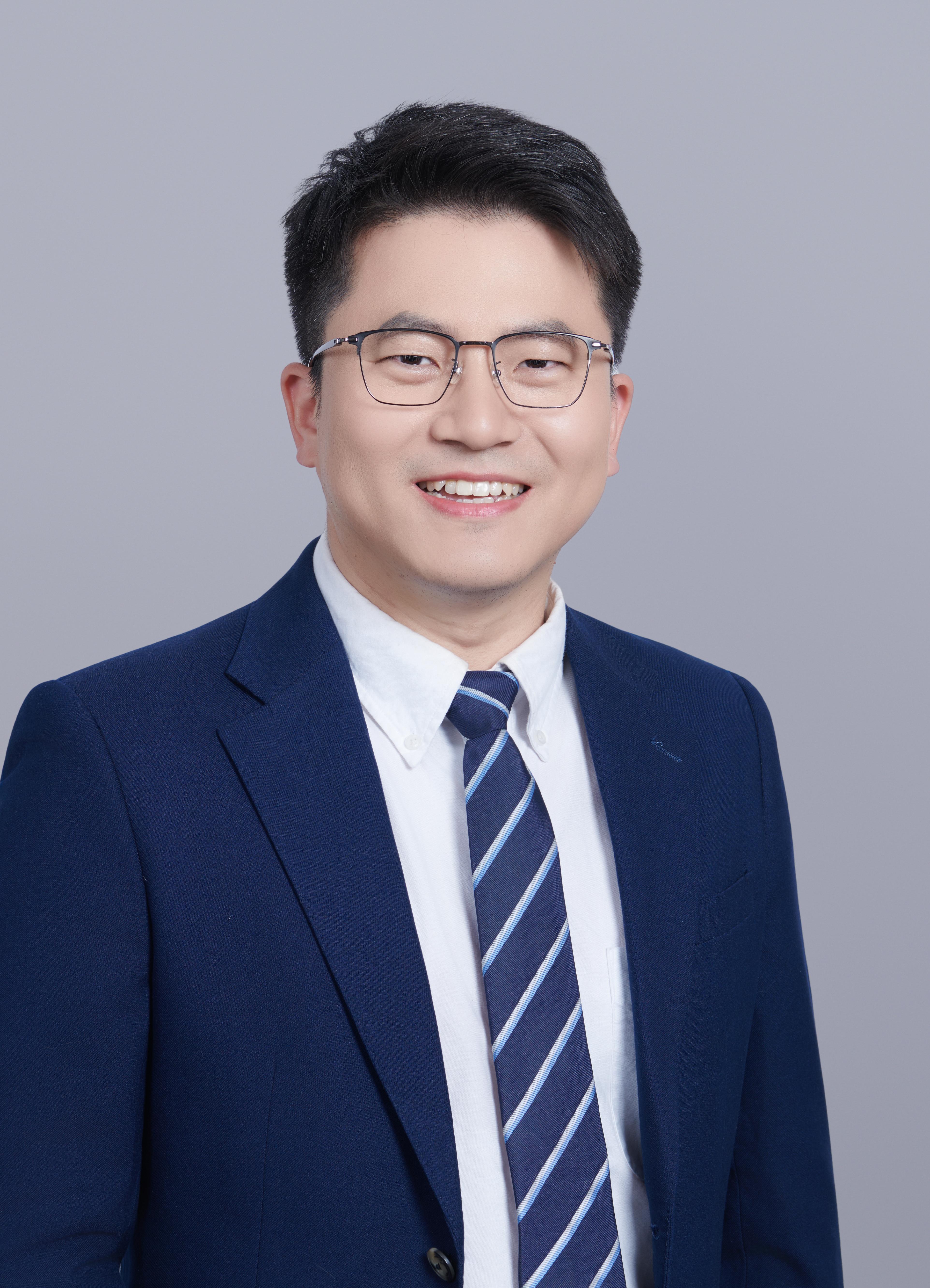 黄   勇 黄   勇